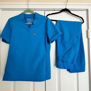 LIMITED EDITION Capri Blue Figs Scrub Set